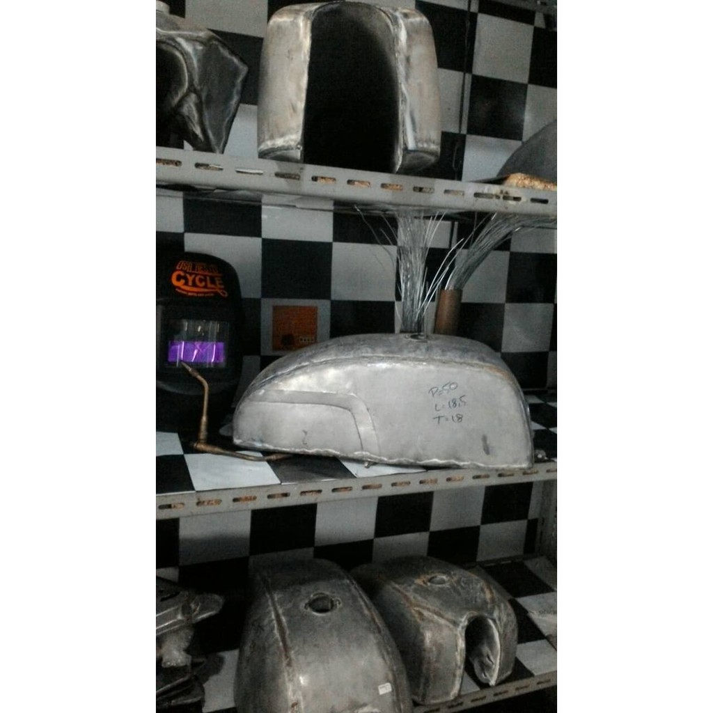 Lihat Detal tangki cafe racer Flash Sale