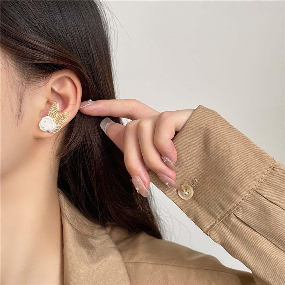 Mxbeauty Anting Wanita Mewah Elegan Bunga Putih Perhiasan Fashion Rose Gaya Korea