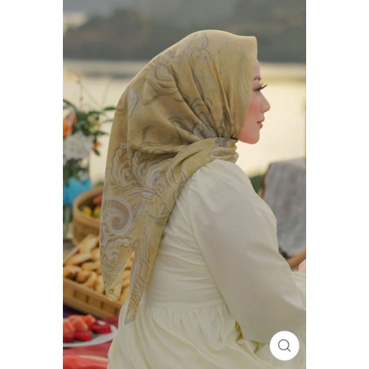 Jilbab Segi Empat Merk Buttonscarves (Preloved) The Wave Voal Square XL Sunrise