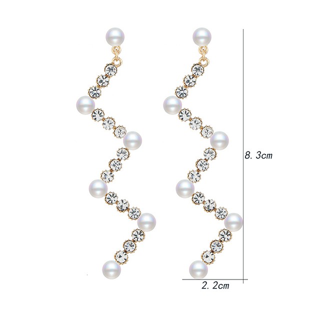 LRC Anting Tusuk Fashion Gold Ancient Pearl Tassel Earrings F49283