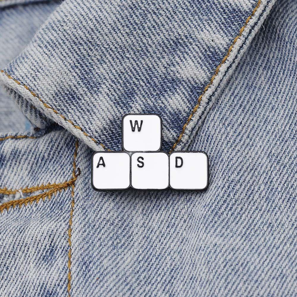 [Elegan] Bros Keyboard Hadiah Lucu Untuk Wanita Pria Aksesoris Perhiasan Kerah Bros Travel Commemorative Keyboard Komputer Kerah Pin Enamel Pin