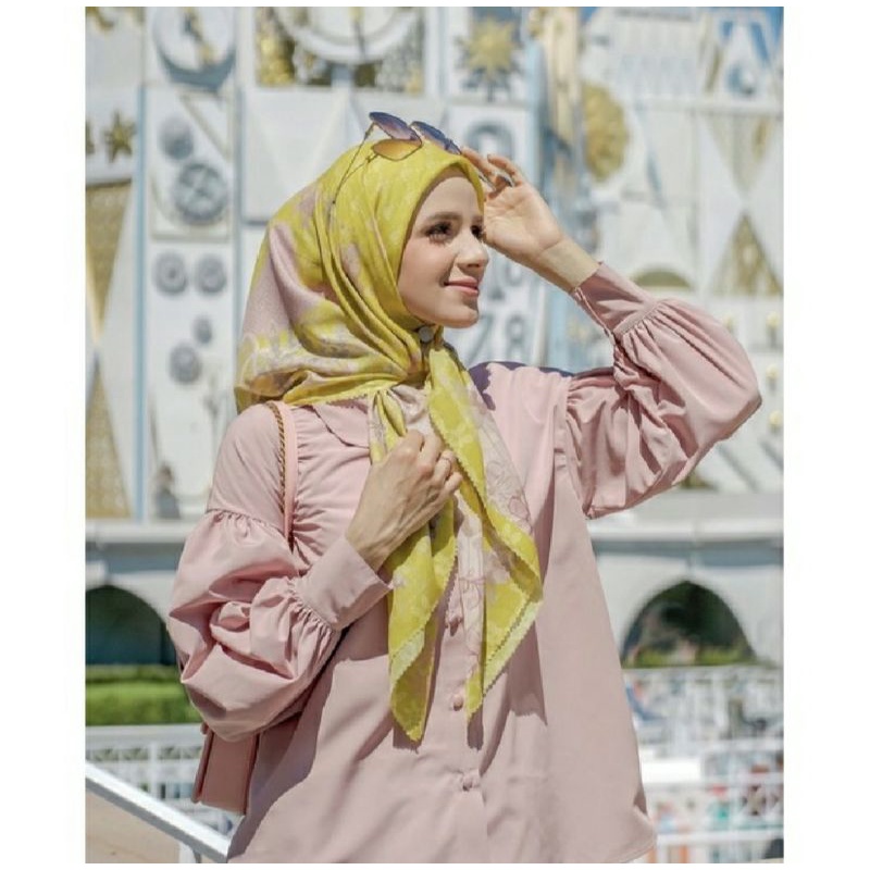 The Dream Park Sun Buttonscarves