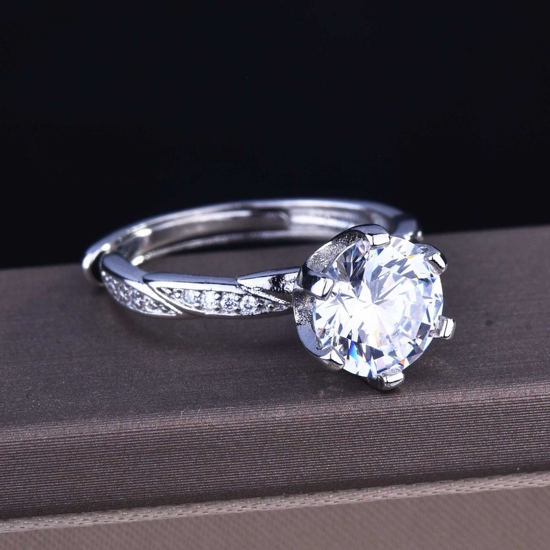 Simple Fashion 2 Karat White Moissanite Diamond Ring