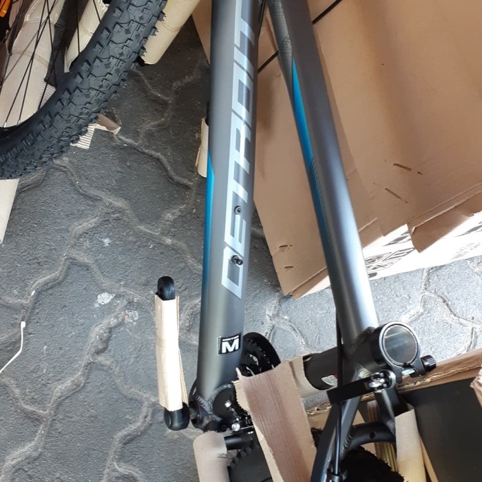 Sepeda gunung detroit 1.00 united