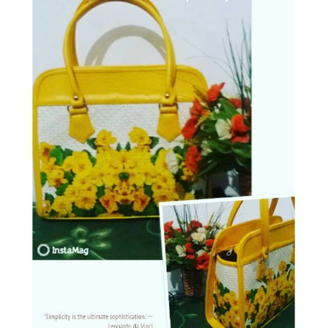 

Tas persegi.motif bunga kuning 4 sisi full