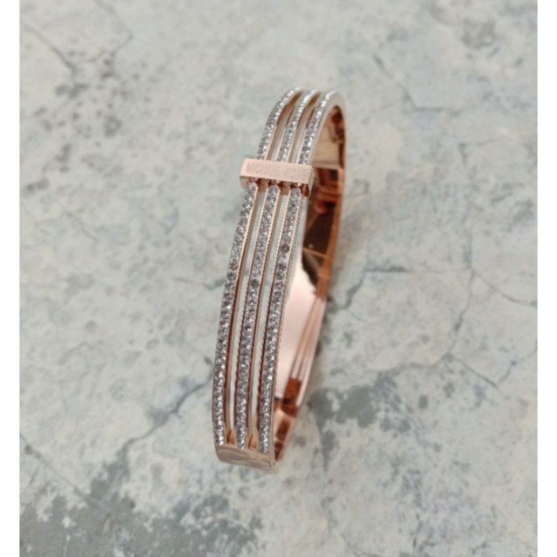 gelang titanium wanita model paling baru