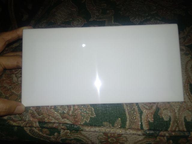 Mulia Signature Subway Keramik Dinding 7.5 X 15 Bevel