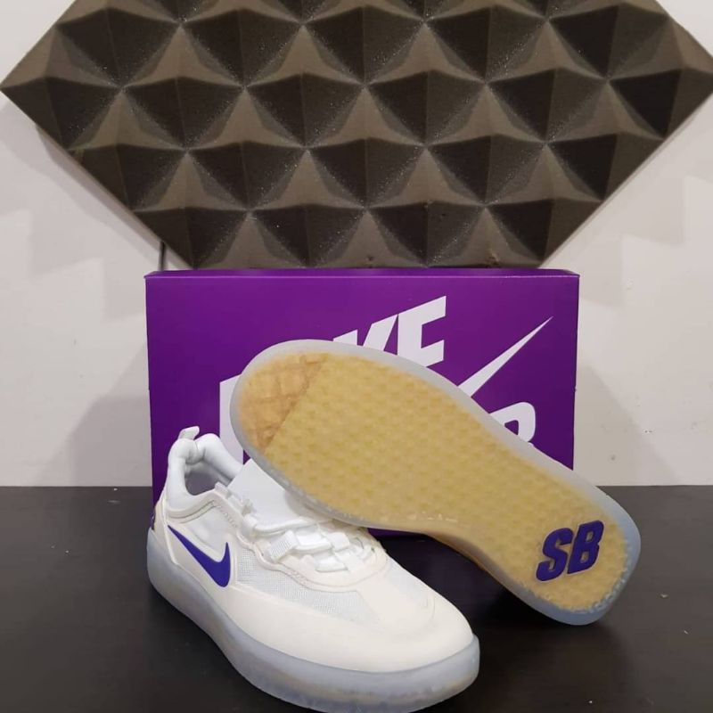 Nike SB Dunk Nyjah Lakers