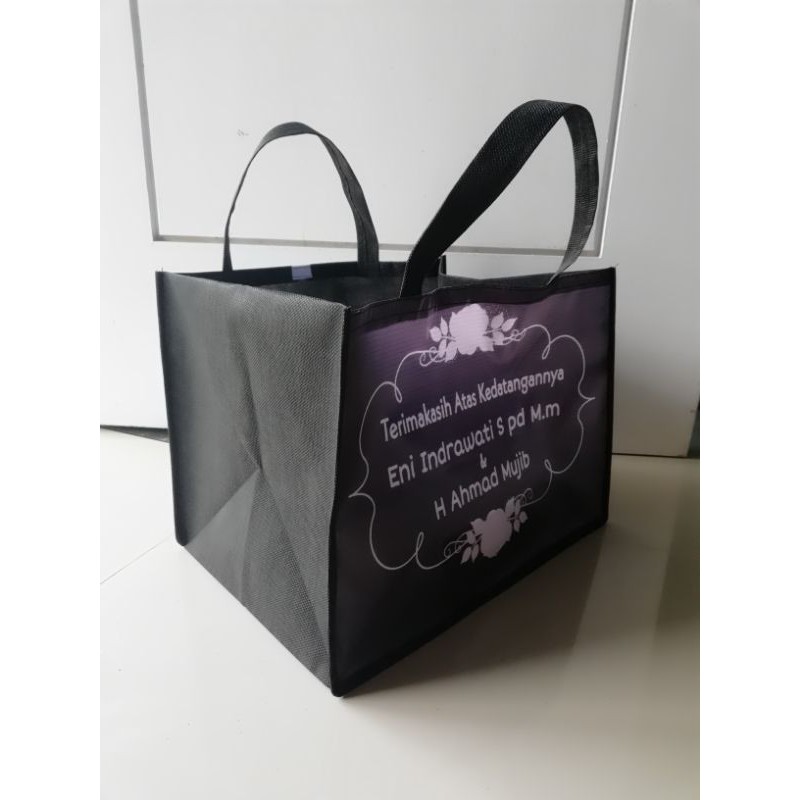 Tas kotak bronis besar