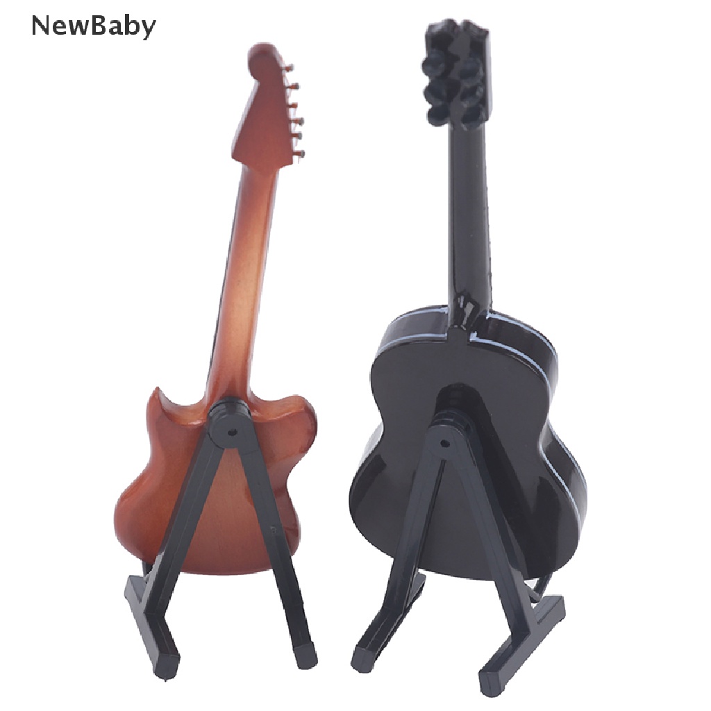 Mainan Miniatur Gitar Elektrik Bahan Kayu Skala 1: 6 Dengan Stand Untuk Aksesoris Rumah Boneka