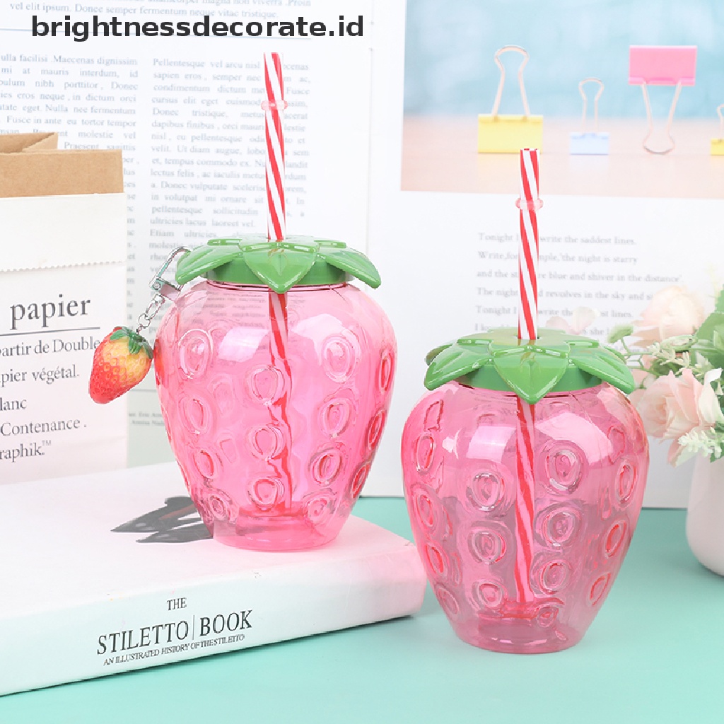 Cangkir Minum Desain Kartun Stroberi Lucu Dengan Sedotan, Bahan Plastik