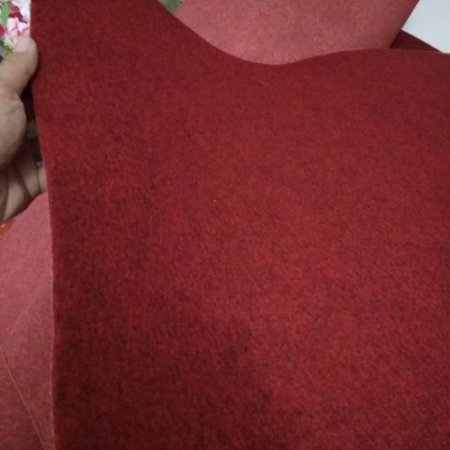 Karpet Lantai Merah Tua tipe Standar