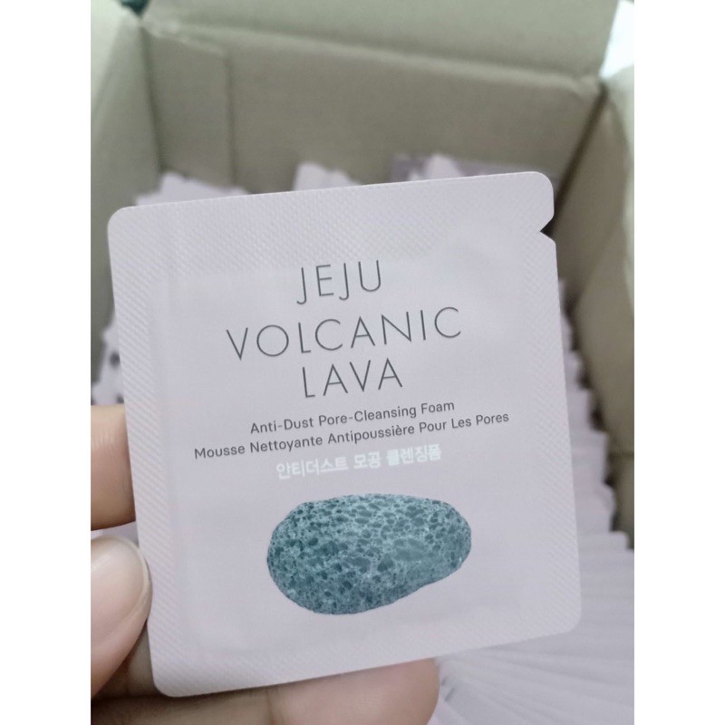 The Face Shop Jeju Volcanic Lava Anti-Dust Pore Cleansing Foam (Sachet)