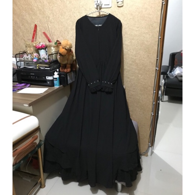 Preloved Hitam Mutiara Dress Syari Gamis Branded Polos Tingkat Rampel Ceruty Polos Umrah Payung