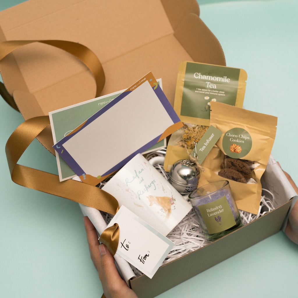 

Riyu&Me | Hampers Lebaran | Relax Set Mug + Scented Candle + Tea + Cookie | Hampers Kado Ulang Tahun Wisuda Natal