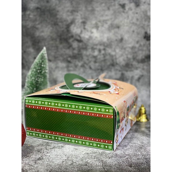 KOTAK TENTENG NATAL BOX LAPIS CAKE 22x22x10cm TEMA CHRISTMAS CANTIK