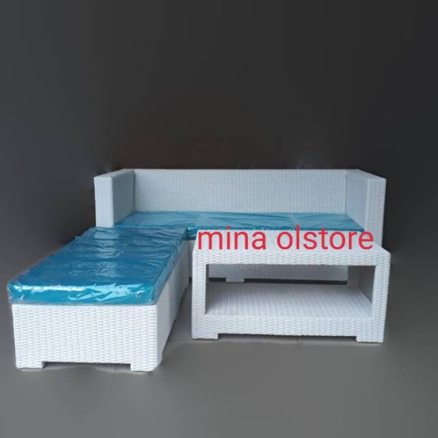 Sofa sudut rotan sintetis