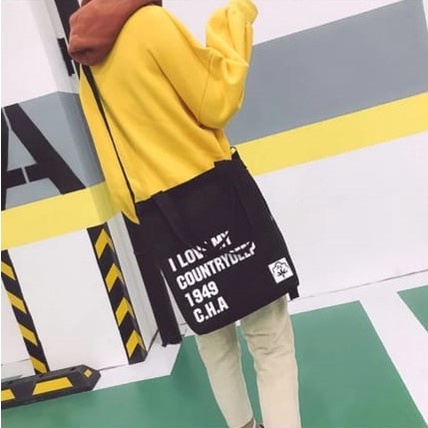 Twenty Bag - Tas Tote Bag Wanita Resleting Terbaru 2022 Aesthetic Kekinian Motif Carakter POWERPOOL Korea Style Multifungsi