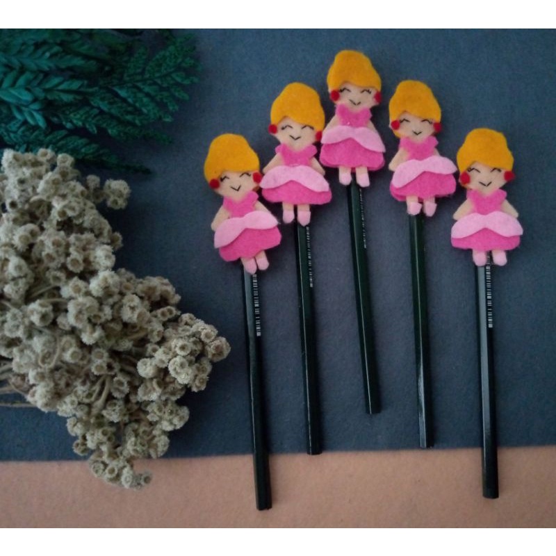 

Pensil Hias Flanel Princess 12
