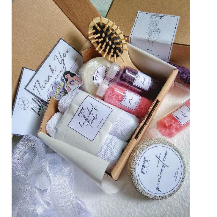 

Best Product PVFOT GIFT BOX Hampers Selfcare Kado Nikahan Kado Ulang Tahun Souvenir Siraman Tasyakur