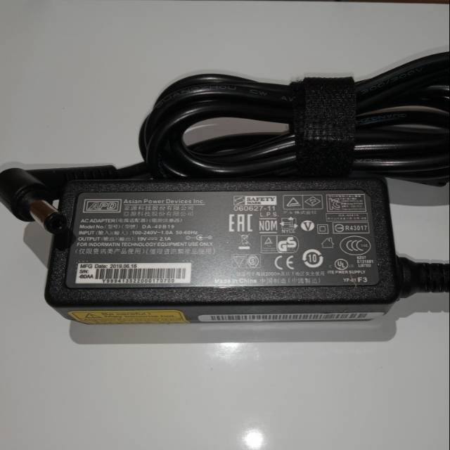 Adaptor Charger Laptop Acer One 14 Z1401 Z1402 - 19V 2.1A Original