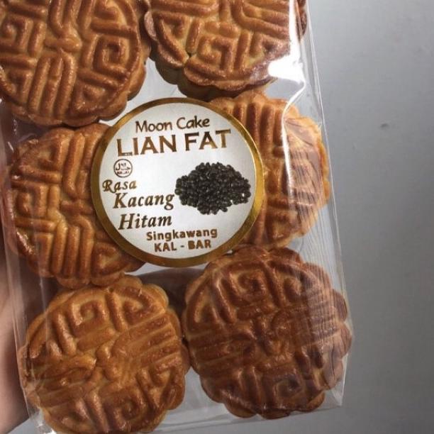 

Terkini MOON CAKE MINI HALAL Lien FAT Asli Singkawang kacang hitam TR6~