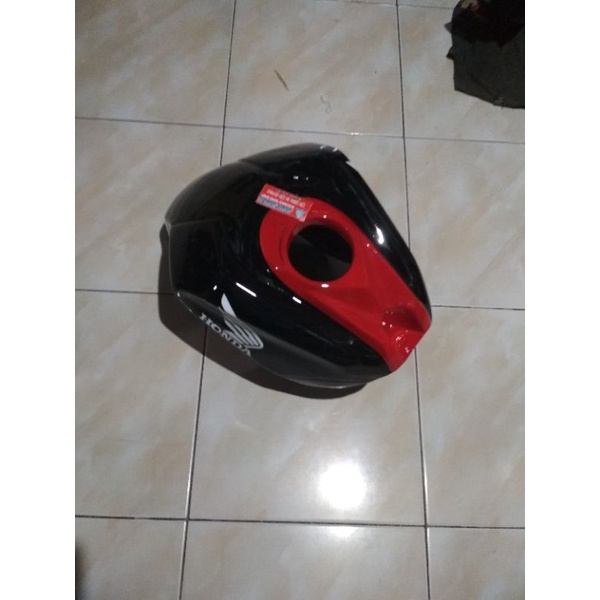 Kondom tangki Honda All New CBR150R tahun 2016 sampai 2020 hitam list merah