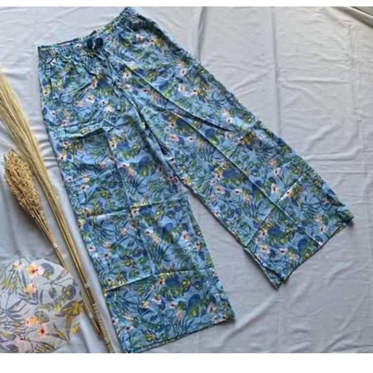 LAN.02Jl22o– Uniqlo Relaco Celana Kulot Motif Panjang Original