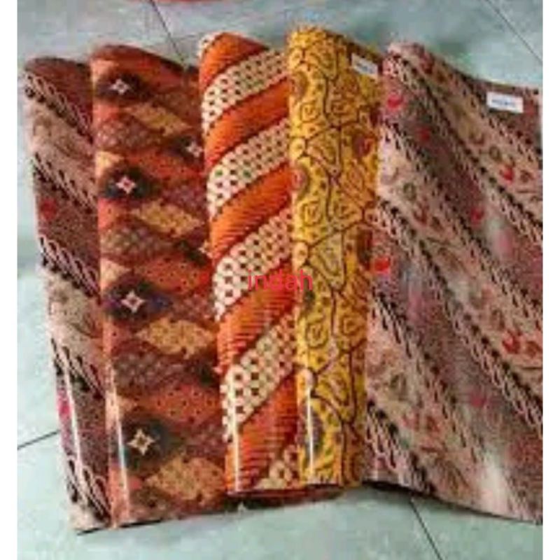 

Kertas Kado Batik Kiky Isi 50 Pcs Dengan Motif Beda-beda Random/Kertas Kado Kiky Motif Warna Warni 50 Lembar