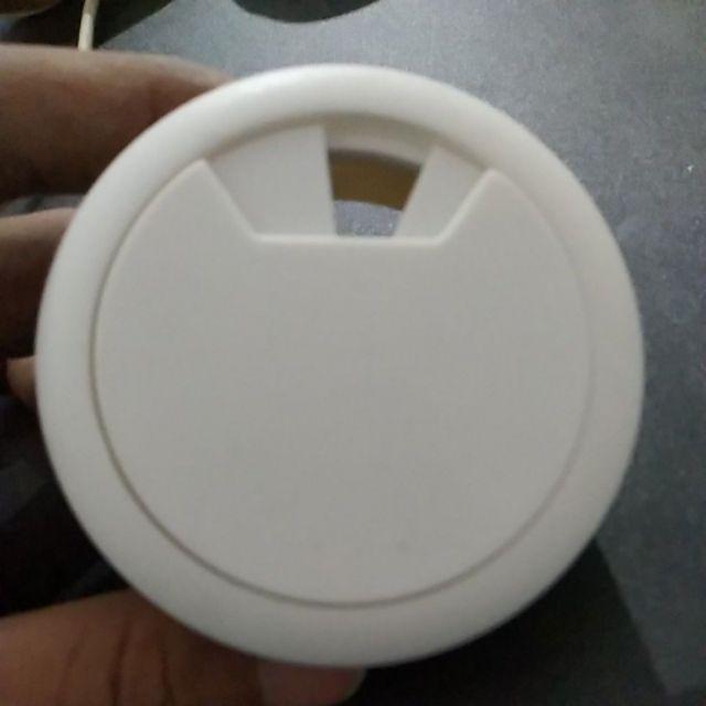 Tutup Lubang Kabel Komputer Warna Putih