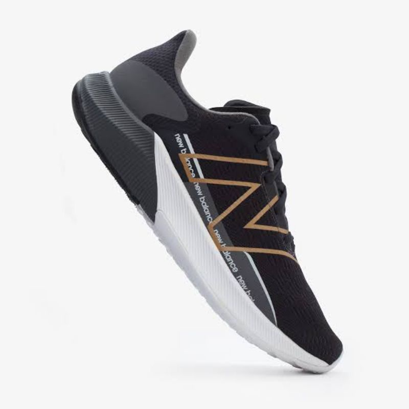 NEW BALANCE FUElCELL PROPEL V2