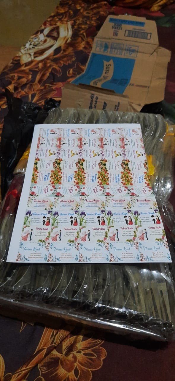 Souvenir Pernikahan Sendok &garpu Makan Plus Tile Isi 100 Pcs