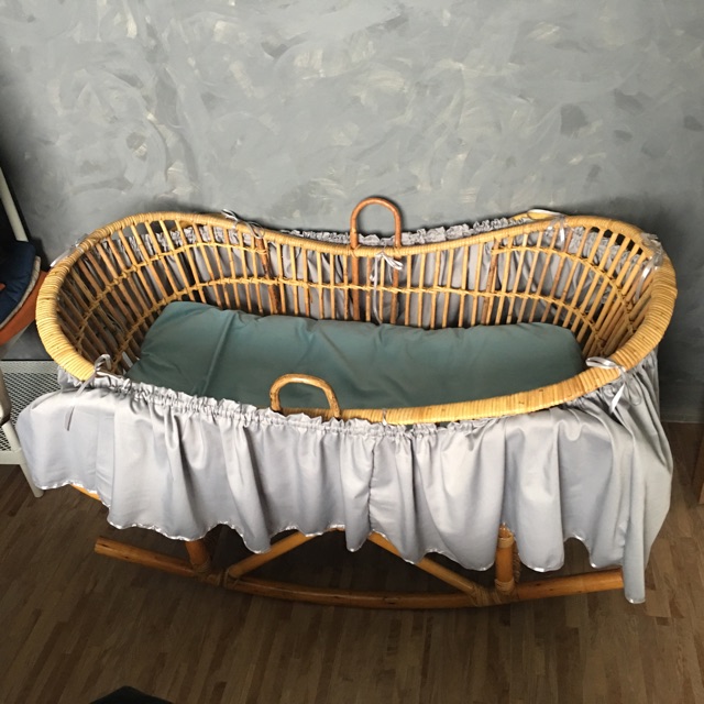 oval baby cot