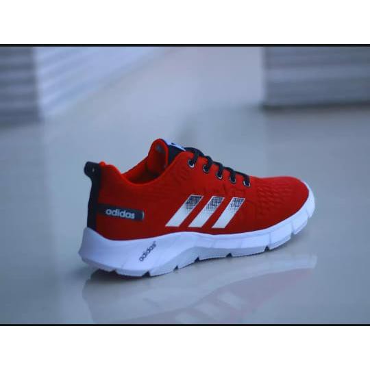 SEPATU sekolah olahraga  sepatu running Adinova