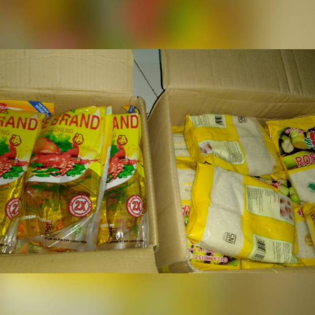 

Paket gula 1 kg dan minyak 1 L