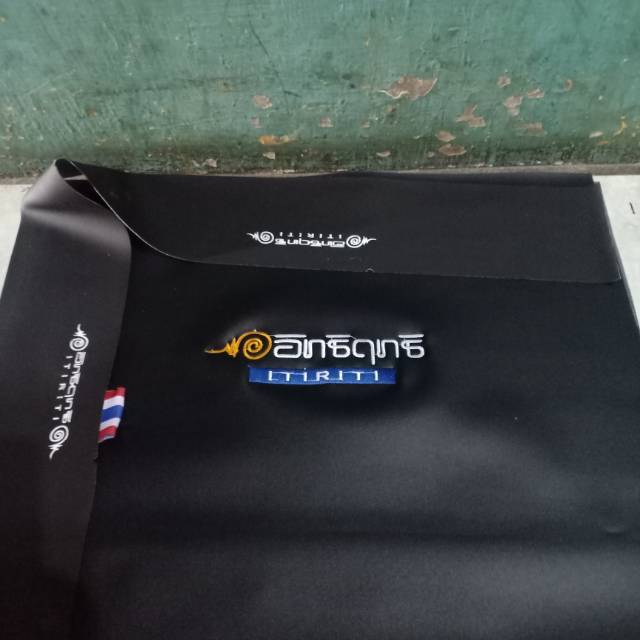 kain jok itiriti putih