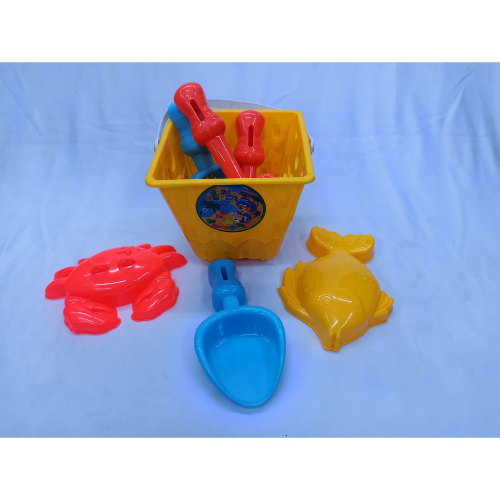 Mainan Edukasi Anak,ember,skop,cetakan pasir dll