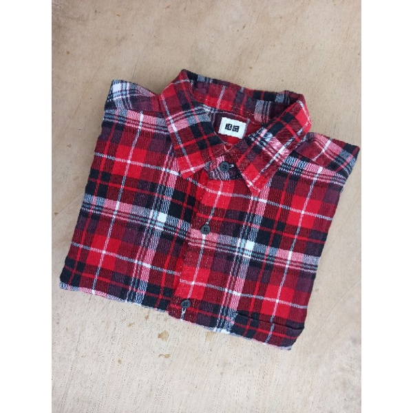Kemeja Flannel Uniqlo L merah garis hitam putih