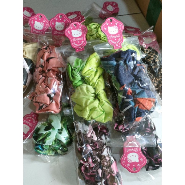 IKAT RAMBUT SCHRUNCIE-Motif bunga