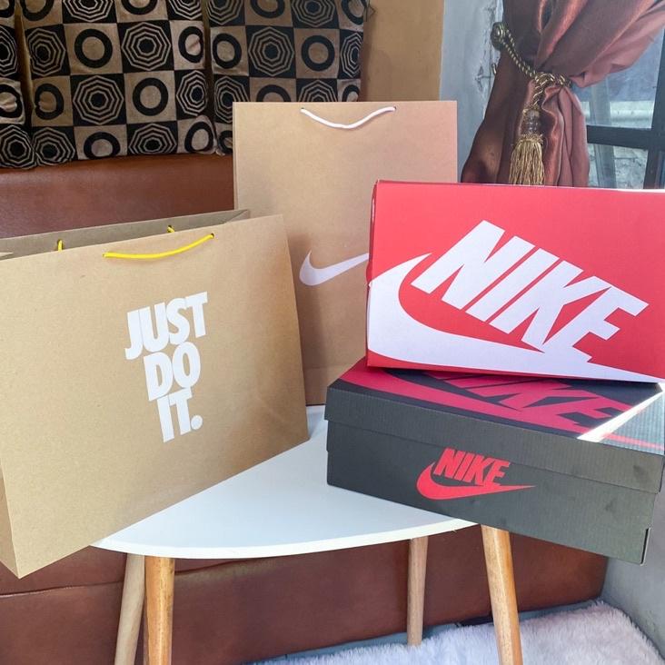 

✱Harga Termurah Paper Bag dan Box Nike Just Do It Size Large Paperbag Brand Sepatu Tas Kado Hadiah Kraft Coklat 65 ➙