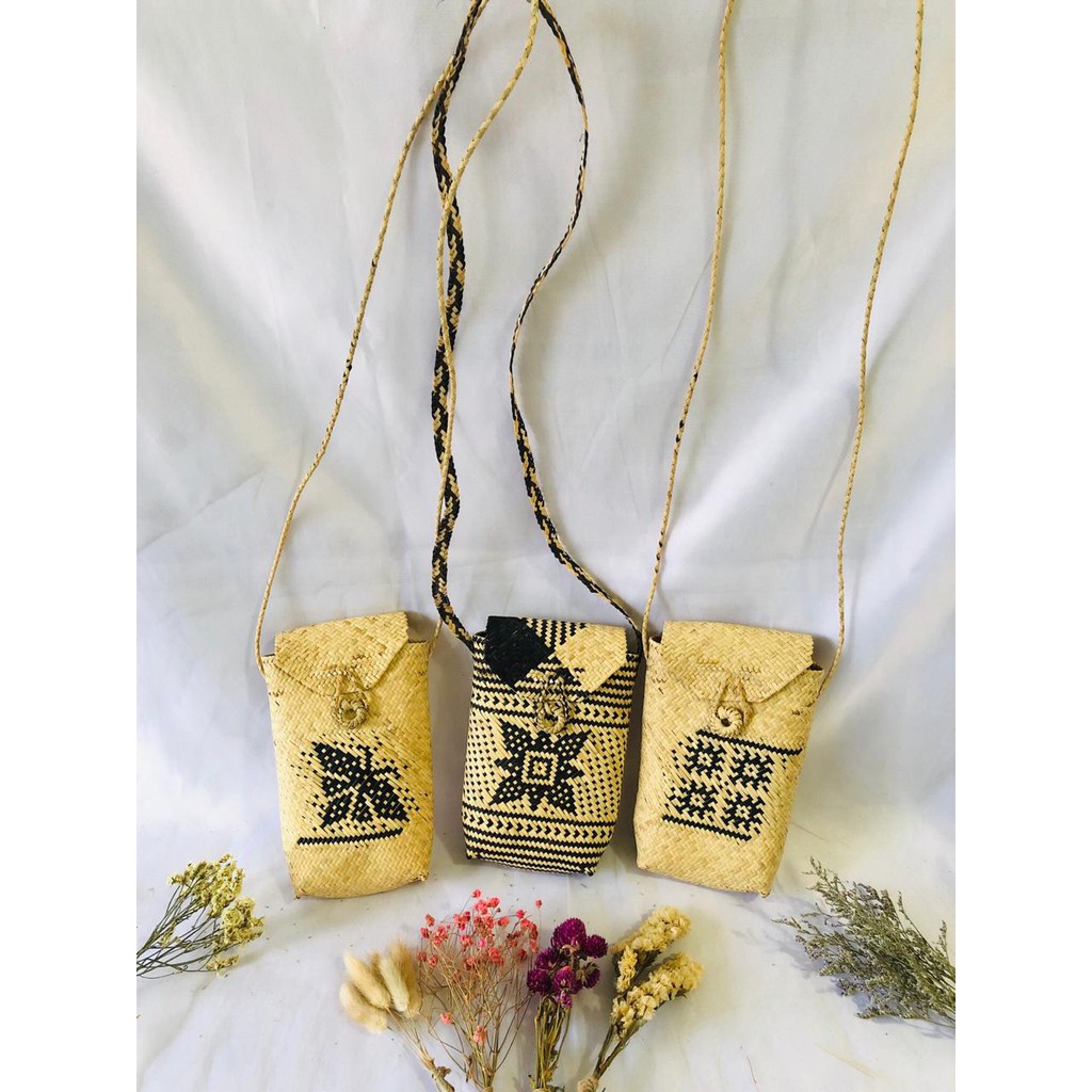 Tas selempang etnik dayak