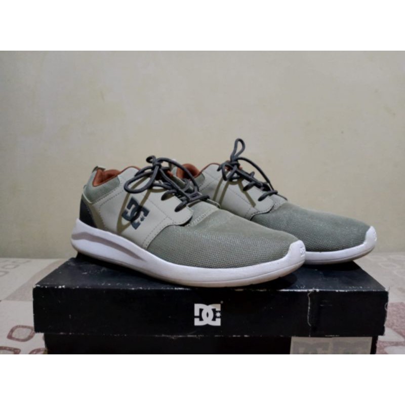 Sepatu DC midway SN