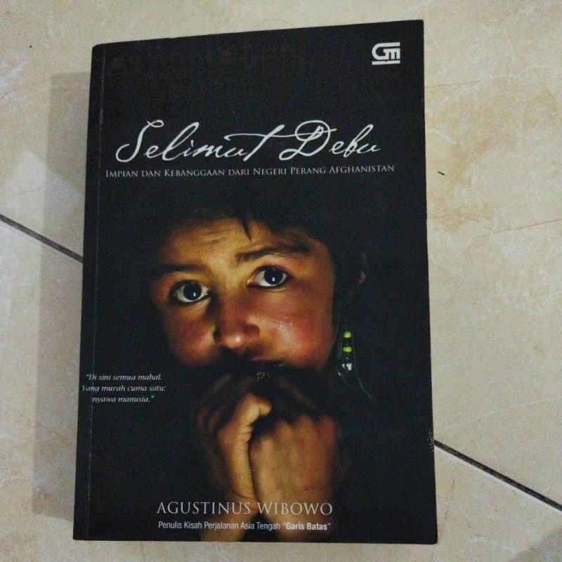Preloved buku ori Selimut Debu Karya Agustinus Wibowo