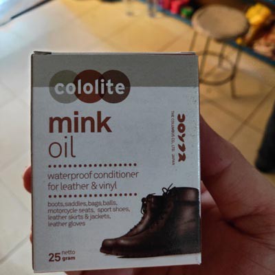 Cololite Mink Oil Pelembab Tahan Air Untuk Sepatu Kulit &amp; Vinil 25Gr