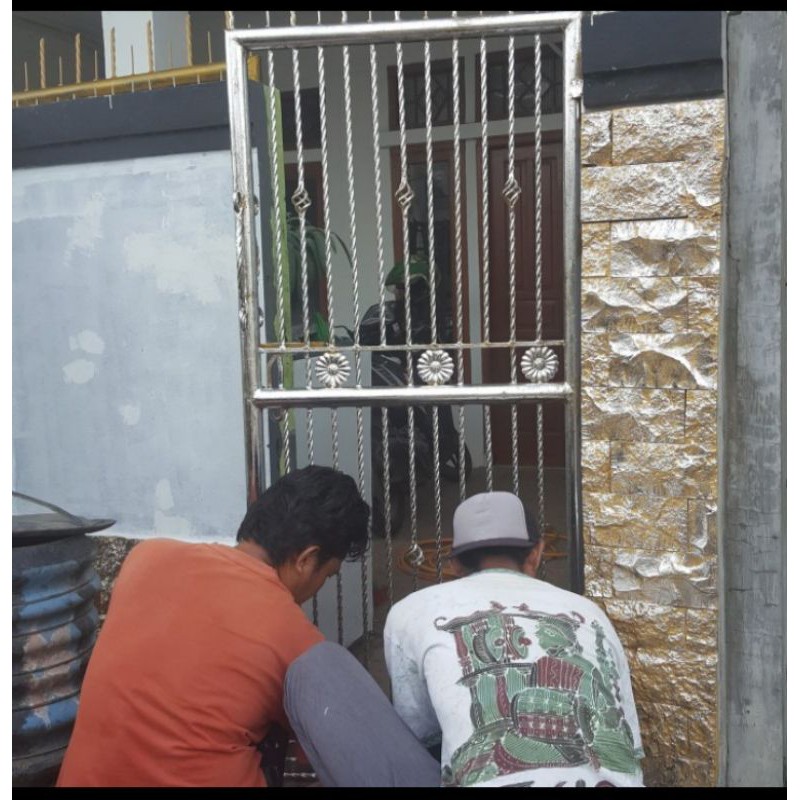 

Lem Prada SKG / Adhesive 100gr