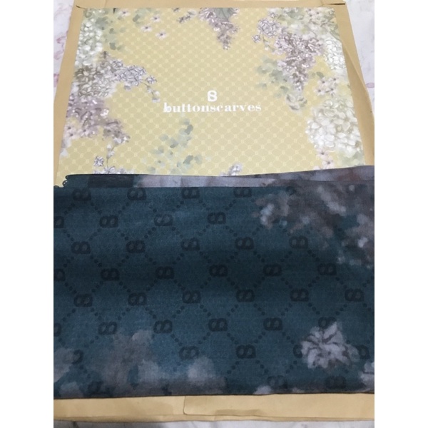 Buttonscarves scarf Hydrangea