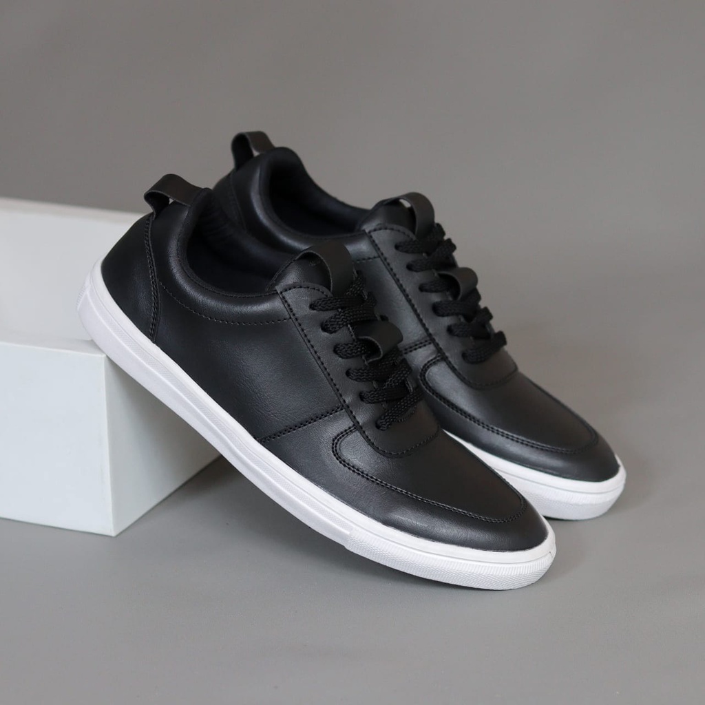 MOLK|Sepatu Sneakers Casual Kasual Jalan Polos Ori Pria Cowo Footwear