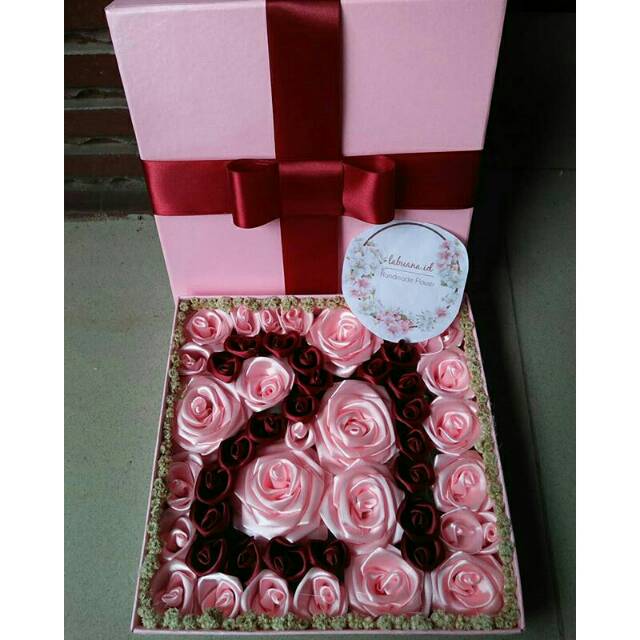 Bunga box uk 20x20x4 satin