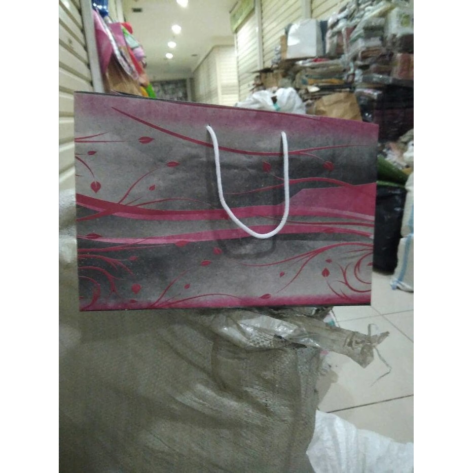 

paper bag bronis batik isi 12 pcs terlaris dan murah