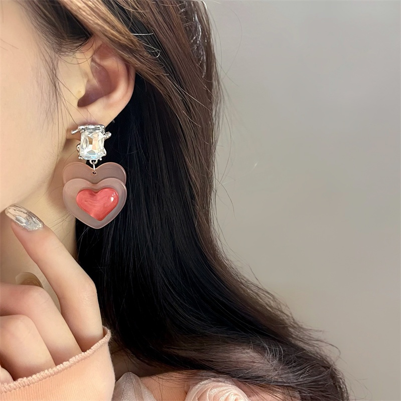 Anting Tusuk Bentuk Hati Warna Gradasi Pink Untuk Wanita